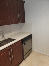 13455 NE 10th Ave, Unit 210 in North Miami, FL - Building Photo - Building Photo