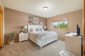 2051 N Main St in Coeur d'Alene, ID - Building Photo - Building Photo