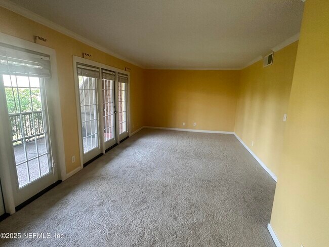 6619 La Mirada Dr W in Jacksonville, FL - Building Photo - Building Photo