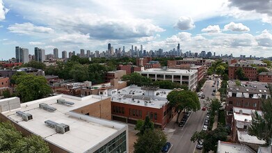 2501 N Sheffield Ave in Chicago, IL - Building Photo - Building Photo
