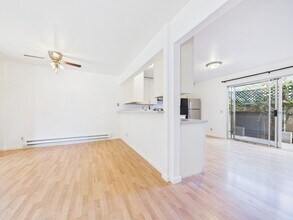 3162 Eucalyptus St in Marina, CA - Foto de edificio - Building Photo