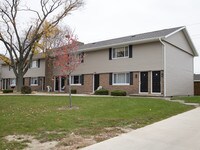 Colonial Village in Washington, IL - Foto de edificio - Building Photo