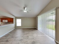 2137 Roanoke Springs Dr in Ruskin, FL - Building Photo - Building Photo