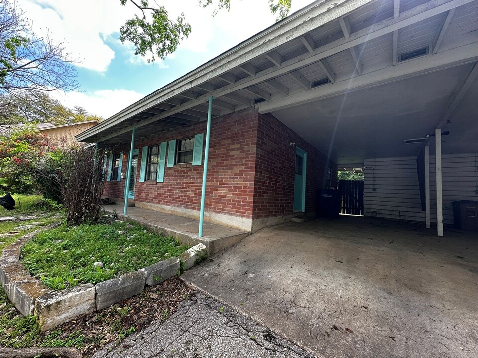 2205-2205 Alta Vista Ave in Austin, TX - Building Photo