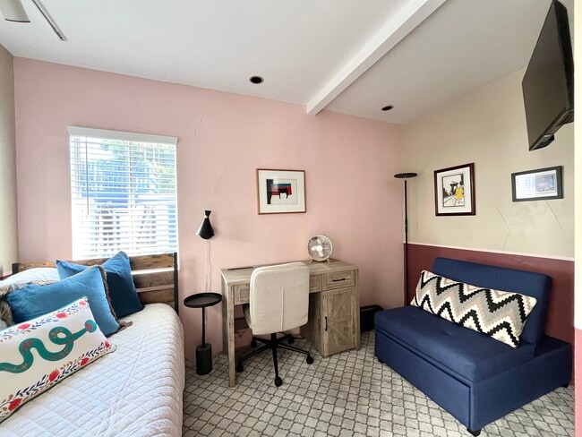 726 Palm Dr in Hermosa Beach, CA - Foto de edificio - Building Photo