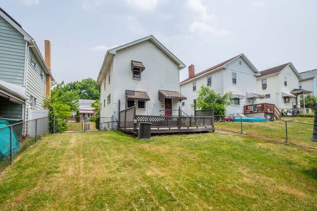 131 Patterson Ave in Carnegie, PA - Building Photo - Building Photo