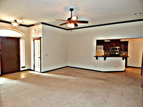 65 Bonaire Dr in Edmond, OK - Building Photo - Building Photo