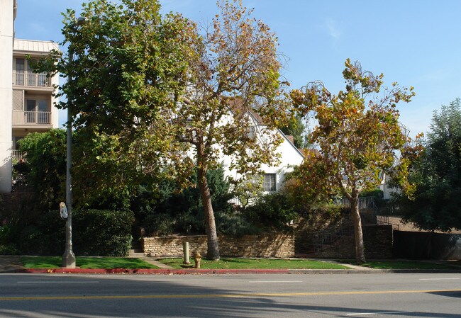 1264 S Beverly Glen Blvd in Los Angeles, CA - Building Photo - Building Photo