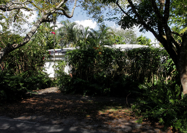 473 Mendoza Ave in Miami, FL - Building Photo - Building Photo