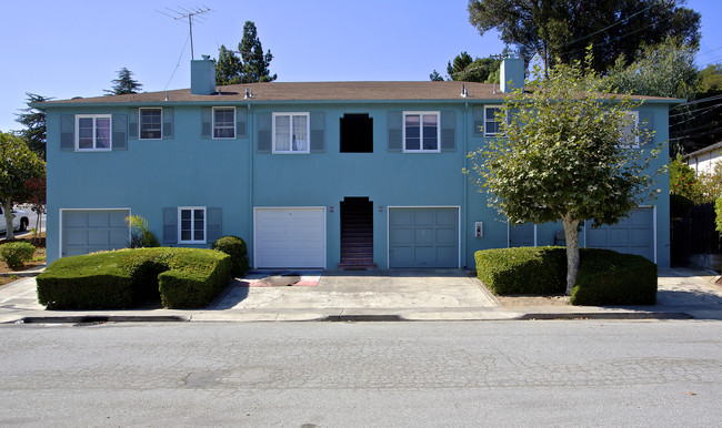 100-108 Elm St in San Carlos, CA - Foto de edificio - Building Photo