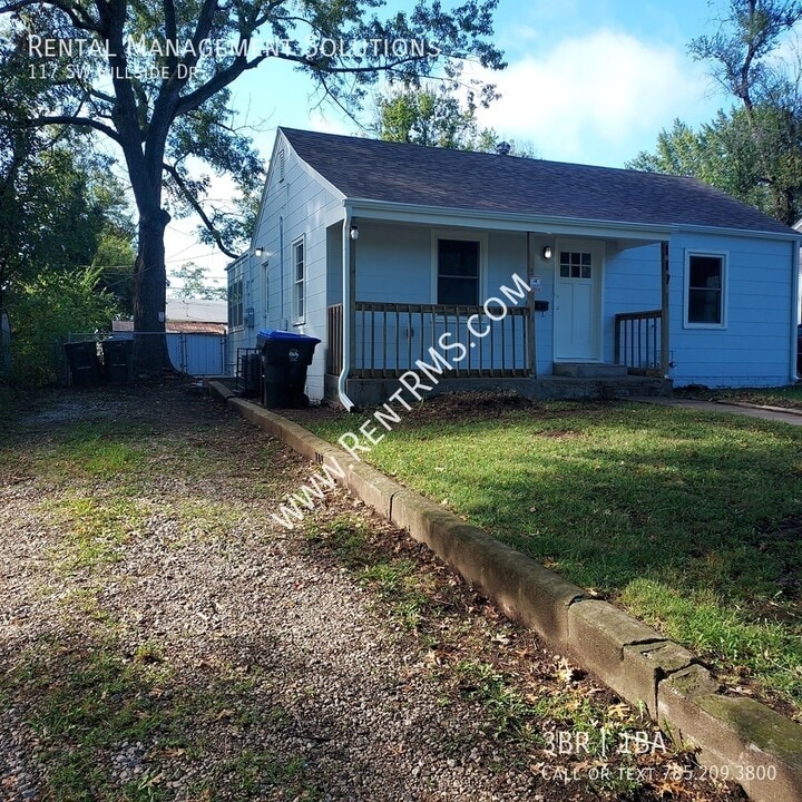 117 SW Hillside Dr in Topeka, KS - Building Photo