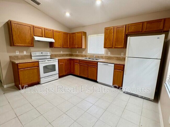 13029 Bridleford Dr in Gibsonton, FL - Building Photo - Building Photo