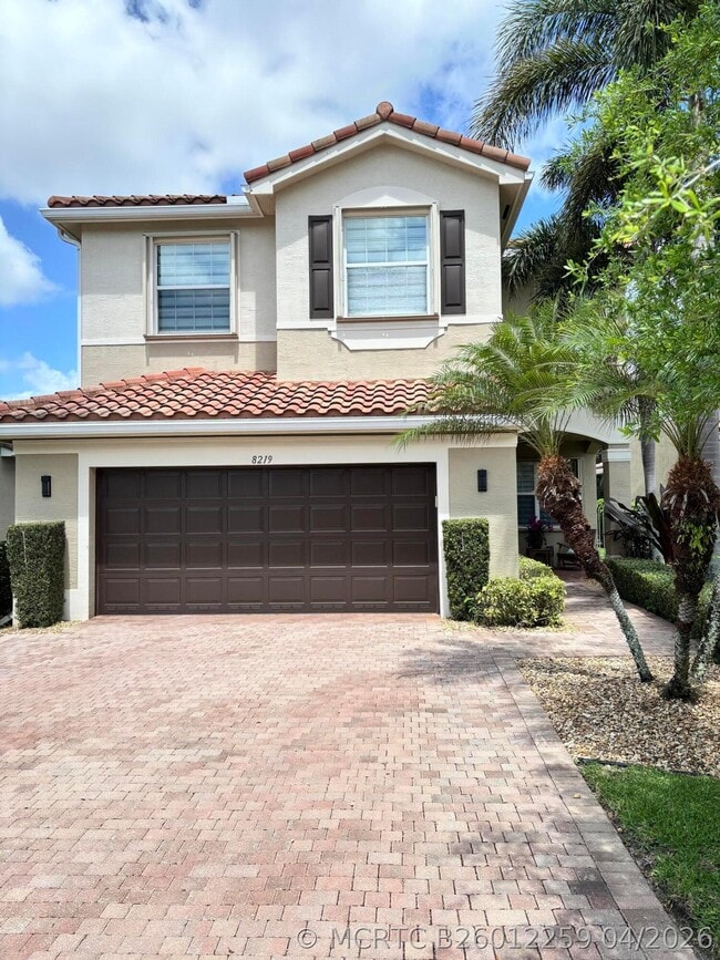 8219 Calabria Lakes Drive