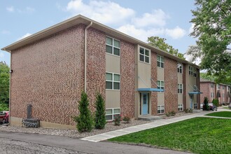 Village Gardens Apartments in Claycomo, MO - Building Photo - Building Photo