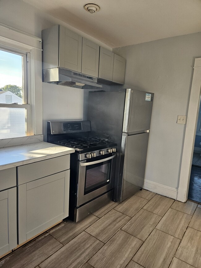 31 Ellen St in New Brunswick, NJ - Building Photo - Building Photo