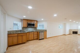 5618 N Artesian Ave-Unit -G in Chicago, IL - Building Photo - Building Photo