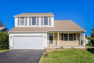 3175 Weeping Spruce Dr in Grove City, OH - Building Photo