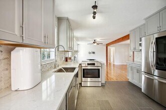 2208 Myra Ln SW in Snellville, GA - Building Photo - Building Photo
