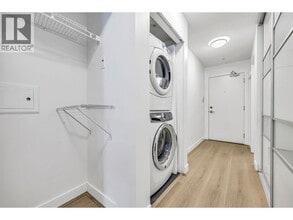 500 Royal Ave in New Westminster, BC - Building Photo - Building Photo