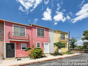 911 Vance Jackson Rd in San Antonio, TX - Building Photo - Building Photo