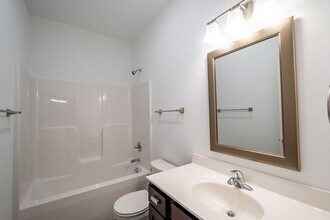 281 Danielle St in Iowa City, IA - Building Photo - Building Photo