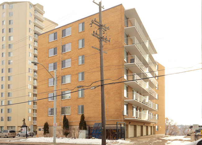 ValleyView Manor in Edmonton, AB - Building Photo - Building Photo