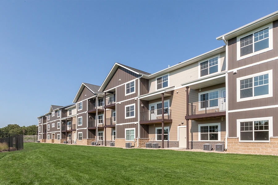 The Quarters at Mankato - Student Living in Mankato, MN - Foto de edificio