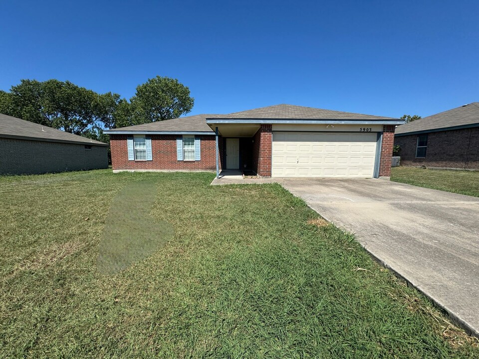 5903 Medina Dr in Killeen, TX - Foto de edificio