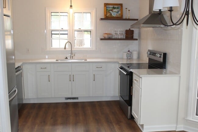 5921 Applewood Ln in Raleigh, NC - Building Photo - Building Photo