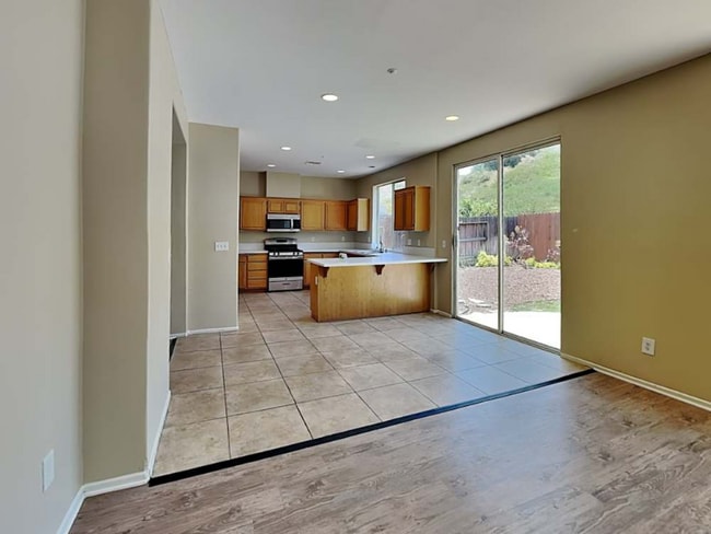 16121 Filbert St in Los Angeles, CA - Building Photo - Building Photo