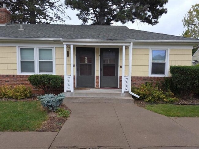 property at 660 Cleveland Ave S