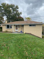 14001 Michael Dr in Irwin, PA - Building Photo