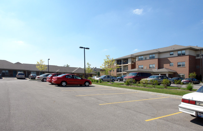 Barrington Horizon Senior Living Community in Barrington, IL - Foto de edificio - Building Photo