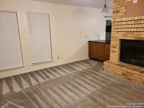 620 Fern Meadow Dr in Universal City, TX - Building Photo - Building Photo