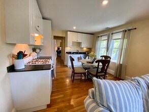 38 Grossman St in Quincy, MA - Building Photo - Building Photo