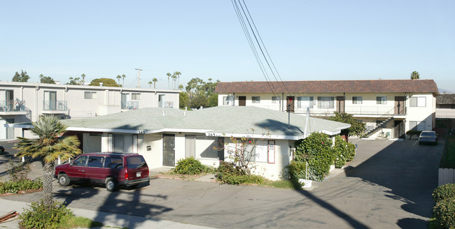 Woodlawn Apartments in Chula Vista, CA - Foto de edificio - Building Photo