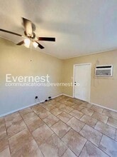 2925 N 46th St, Unit B in Tampa, FL - Foto de edificio - Building Photo