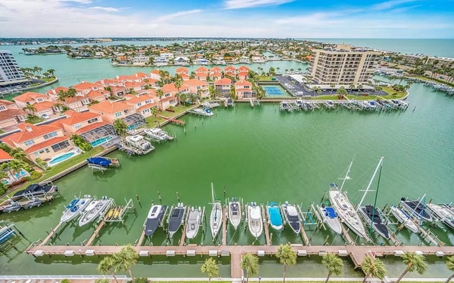 1621 Gulf Blvd, Unit 503 in Clearwater, FL - Building Photo - Building Photo