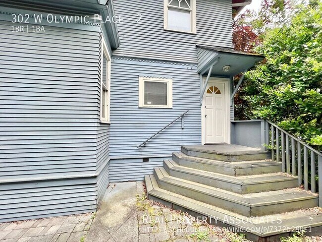 302 W Olympic Pl in Seattle, WA - Building Photo - Building Photo