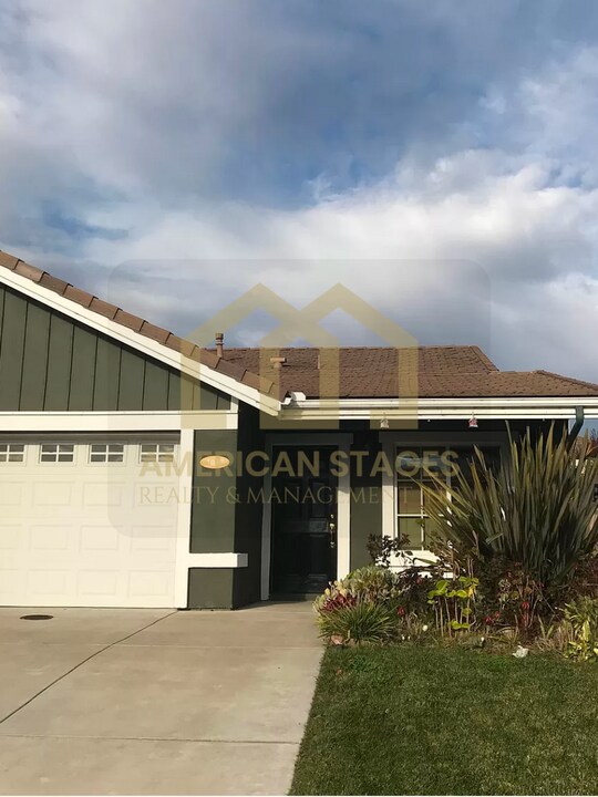 3037 Buckthorn Ln in Lompoc, CA - Building Photo