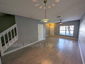 5440 Carrollwood Key Dr in Tampa, FL - Building Photo - Building Photo