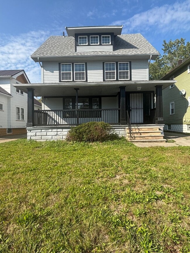 property at 13817 Bartlett Ave