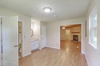 106 Mayrant St in Summerville, SC - Building Photo - Building Photo