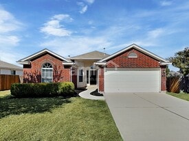 386 Stennis in Kyle, TX - Building Photo