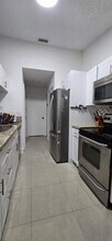 10650 SW 157th Ct, Unit 202 in Miami, FL - Foto de edificio - Building Photo