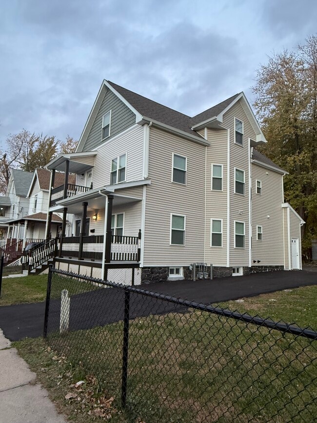 14 Brook St, Unit 14 Brook St in Hartford, CT - Building Photo - Building Photo