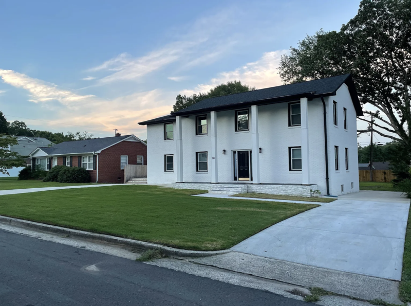 708 Peachtree St in Gastonia, NC - Building Photo