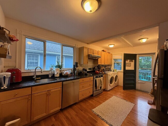 17 Milton St, Unit 2