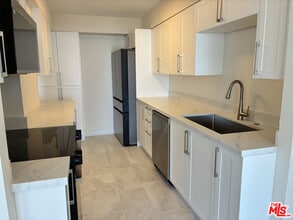 201 Ocean Ave in Santa Monica, CA - Building Photo - Building Photo