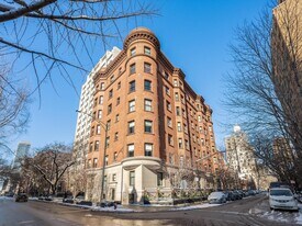 1210 N Astor St, Unit 3A in Chicago, IL - Building Photo